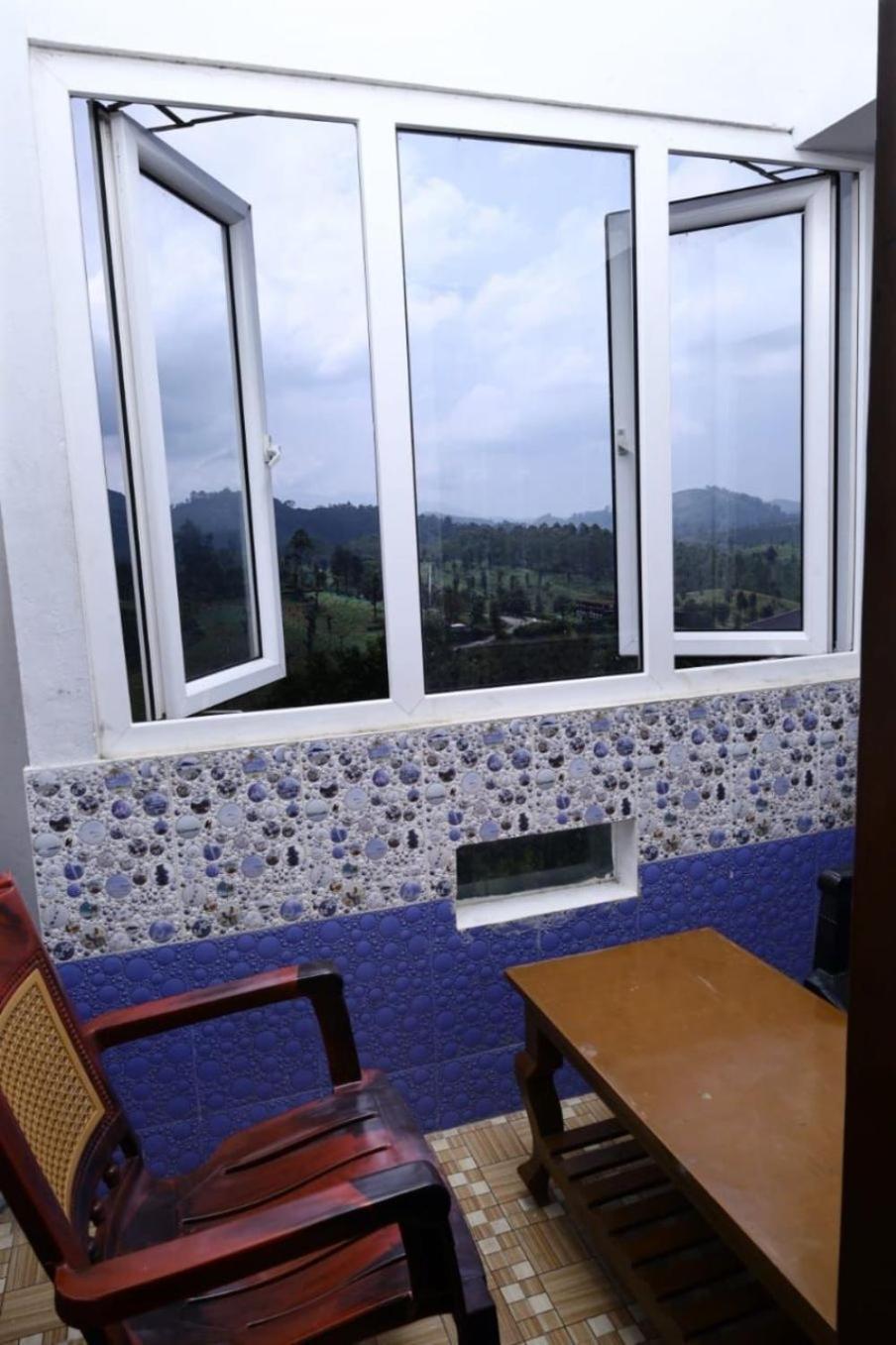 Sri Nandha Luxury Comforts Valparai Exterior photo