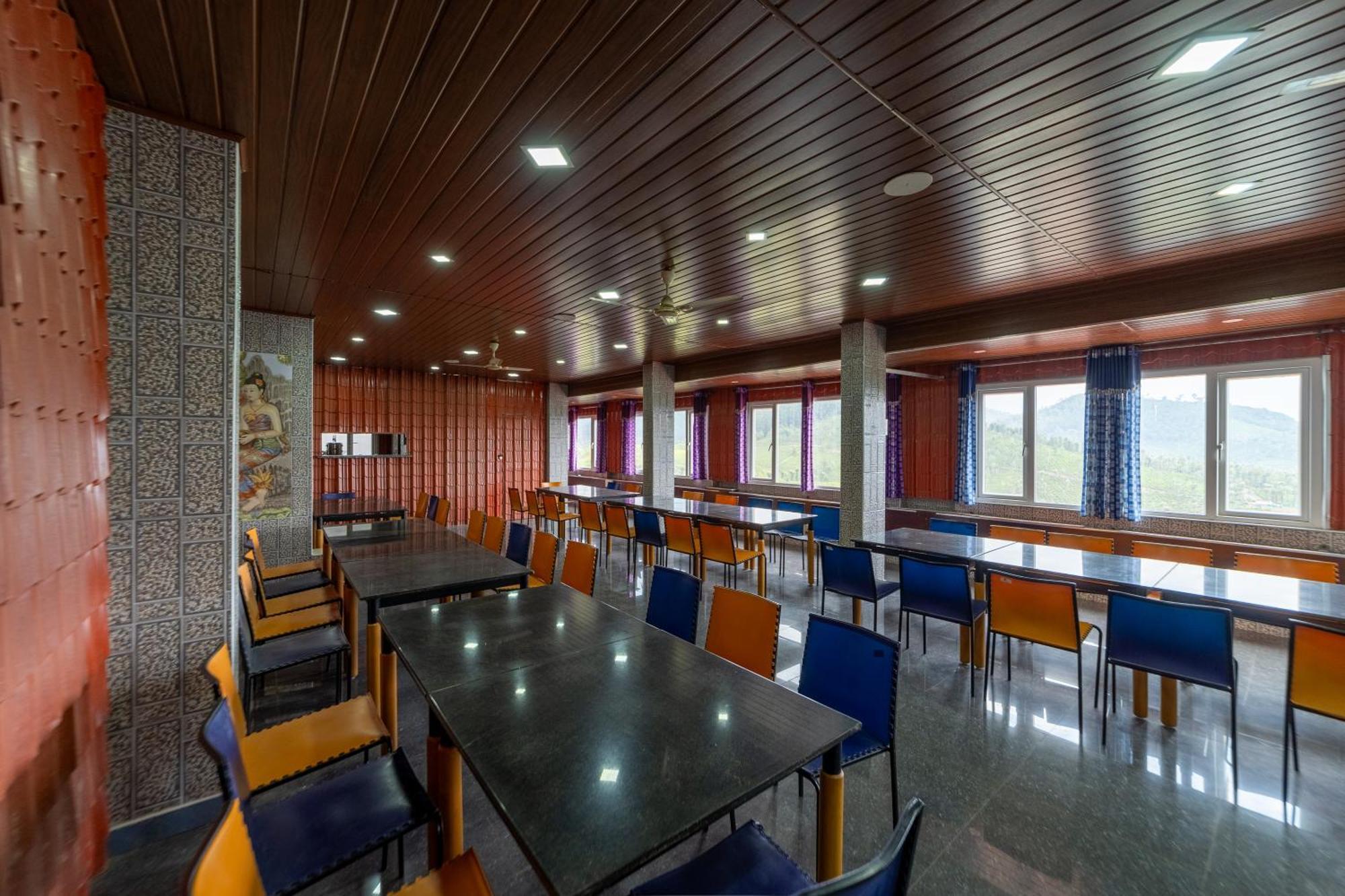 Sri Nandha Luxury Comforts Valparai Exterior photo