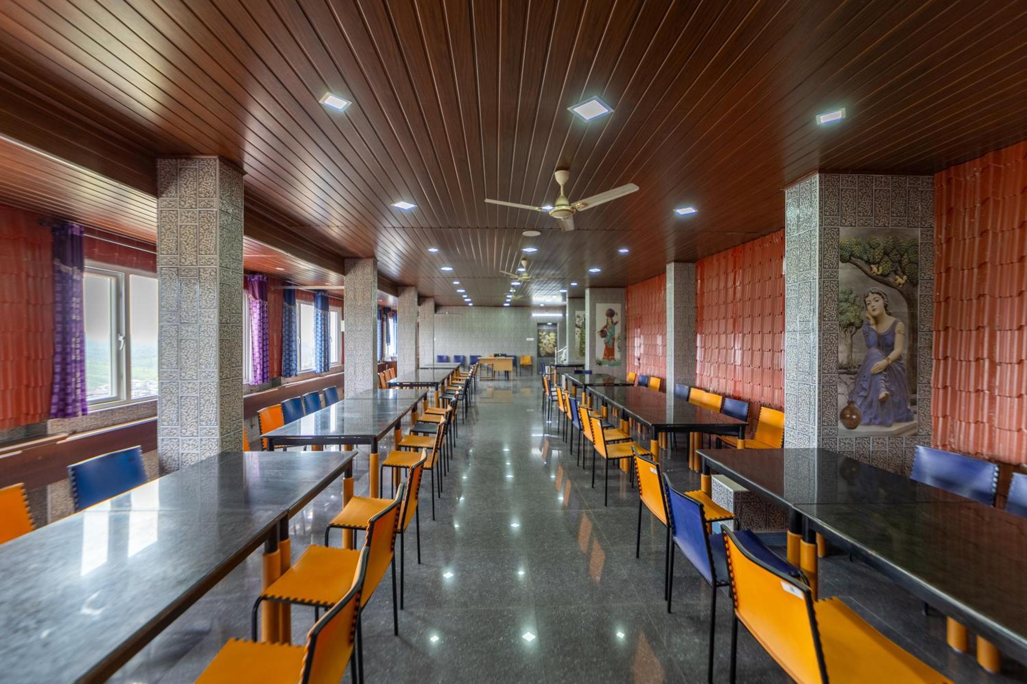 Sri Nandha Luxury Comforts Valparai Exterior photo