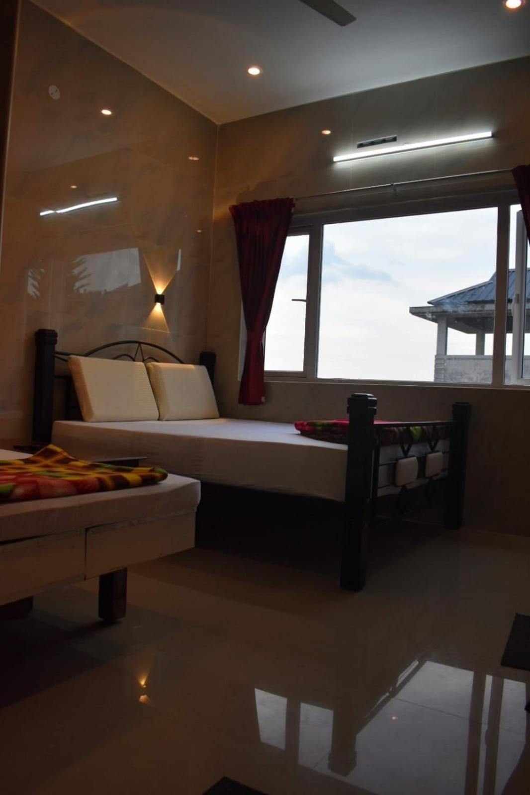 Sri Nandha Luxury Comforts Valparai Exterior photo