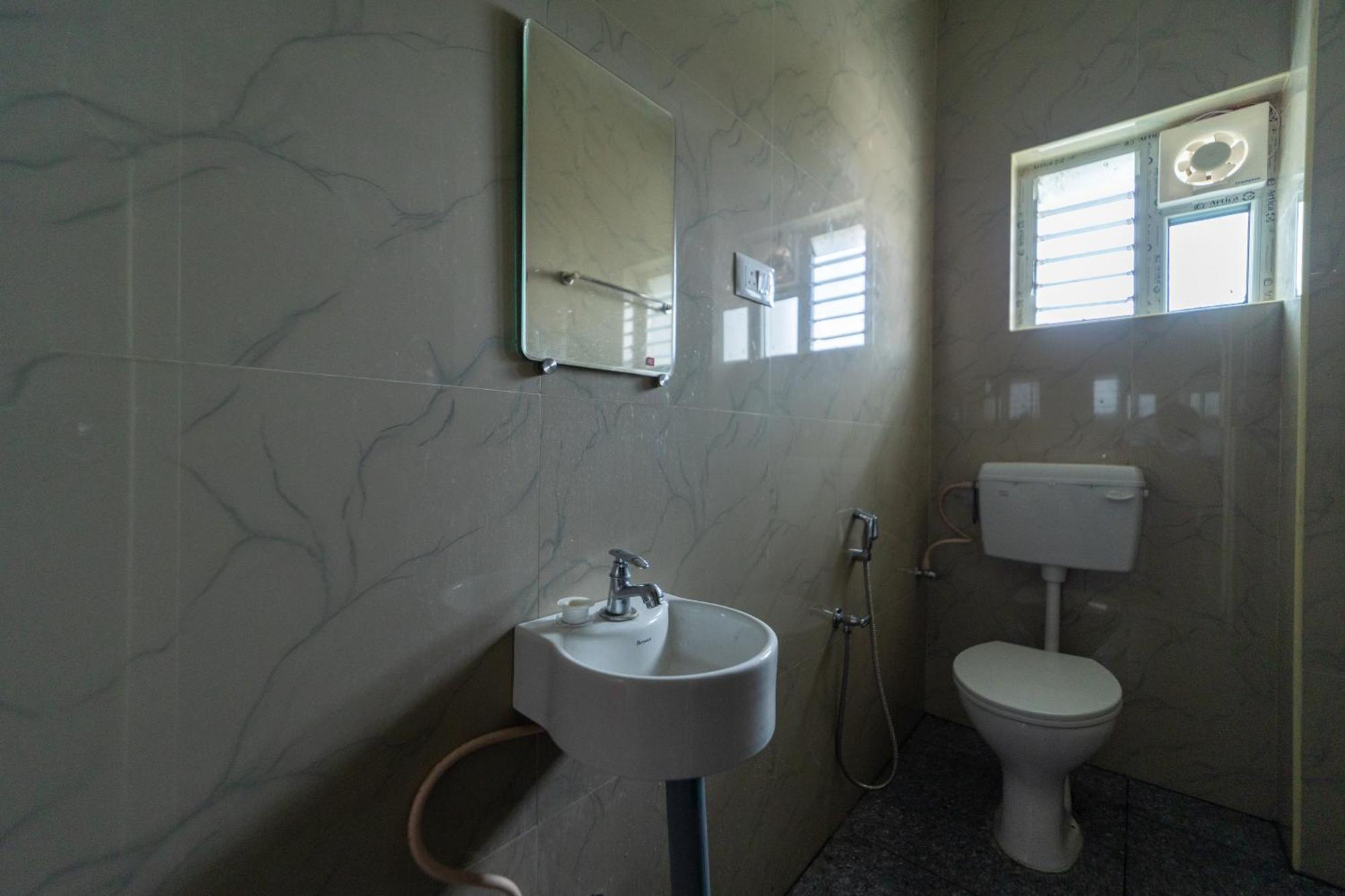 Sri Nandha Luxury Comforts Valparai Exterior photo