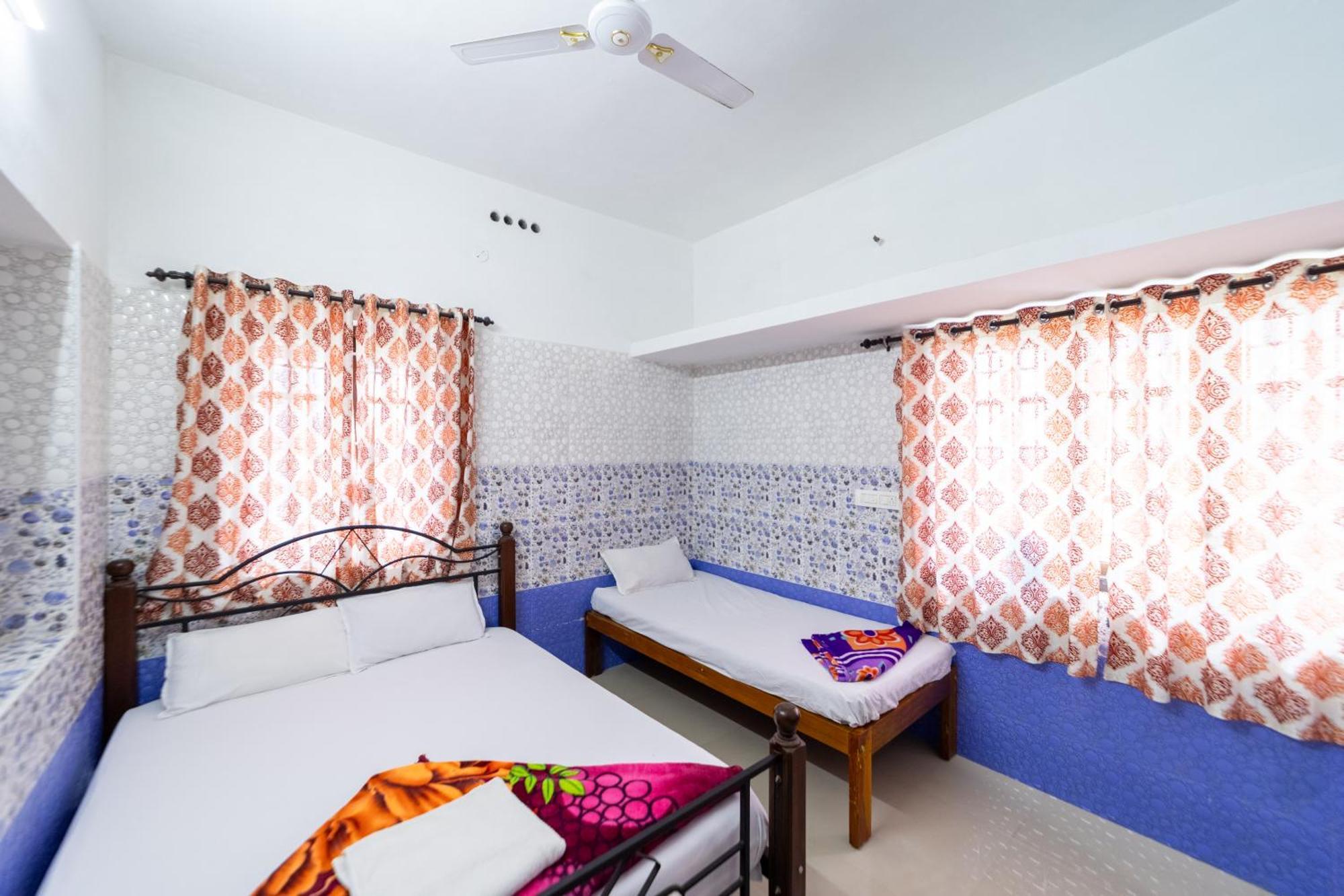 Sri Nandha Luxury Comforts Valparai Exterior photo