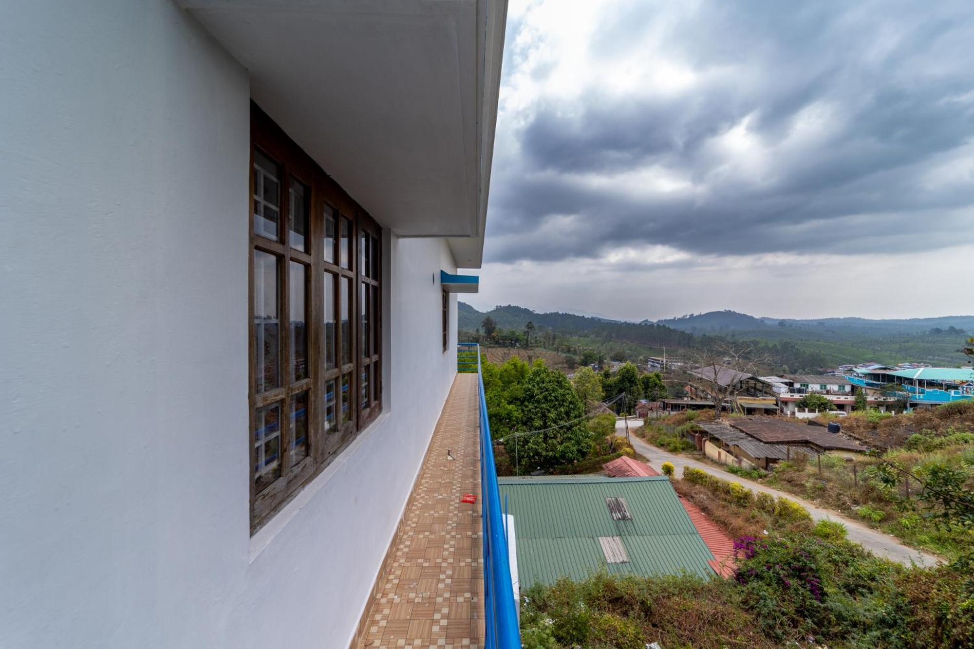 Sri Nandha Luxury Comforts Valparai Exterior photo